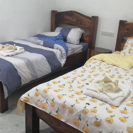 Panda Guest House Coron Exterior foto